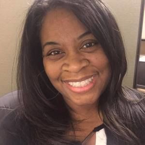 Meet your Posher, Desiree